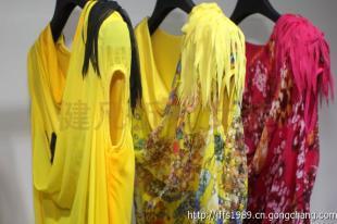 工廠尾貨、時尚女裝批發(fā) 品牌尾貨_服裝服飾