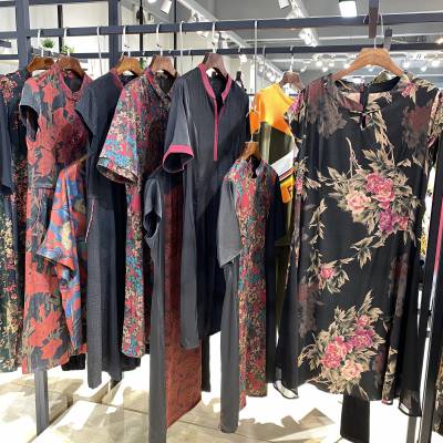 重磅香云紗21夏潮流女裝品牌尾貨 電商直播便宜尾貨服裝批發(fā)