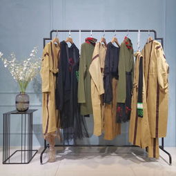 哪里有品牌服裝尾貨批發服裝專賣店拿貨折扣國產品牌女裝有哪些牌子