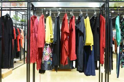 品牌折扣服飾批發(fā)怎么和店主打交道?新手服裝批發(fā)市場(chǎng)進(jìn)貨攻略(二)