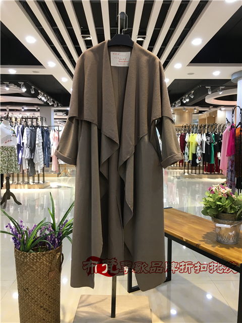 原創(chuàng)設(shè)計(jì)品牌折扣女裝尾貨拿貨貨源