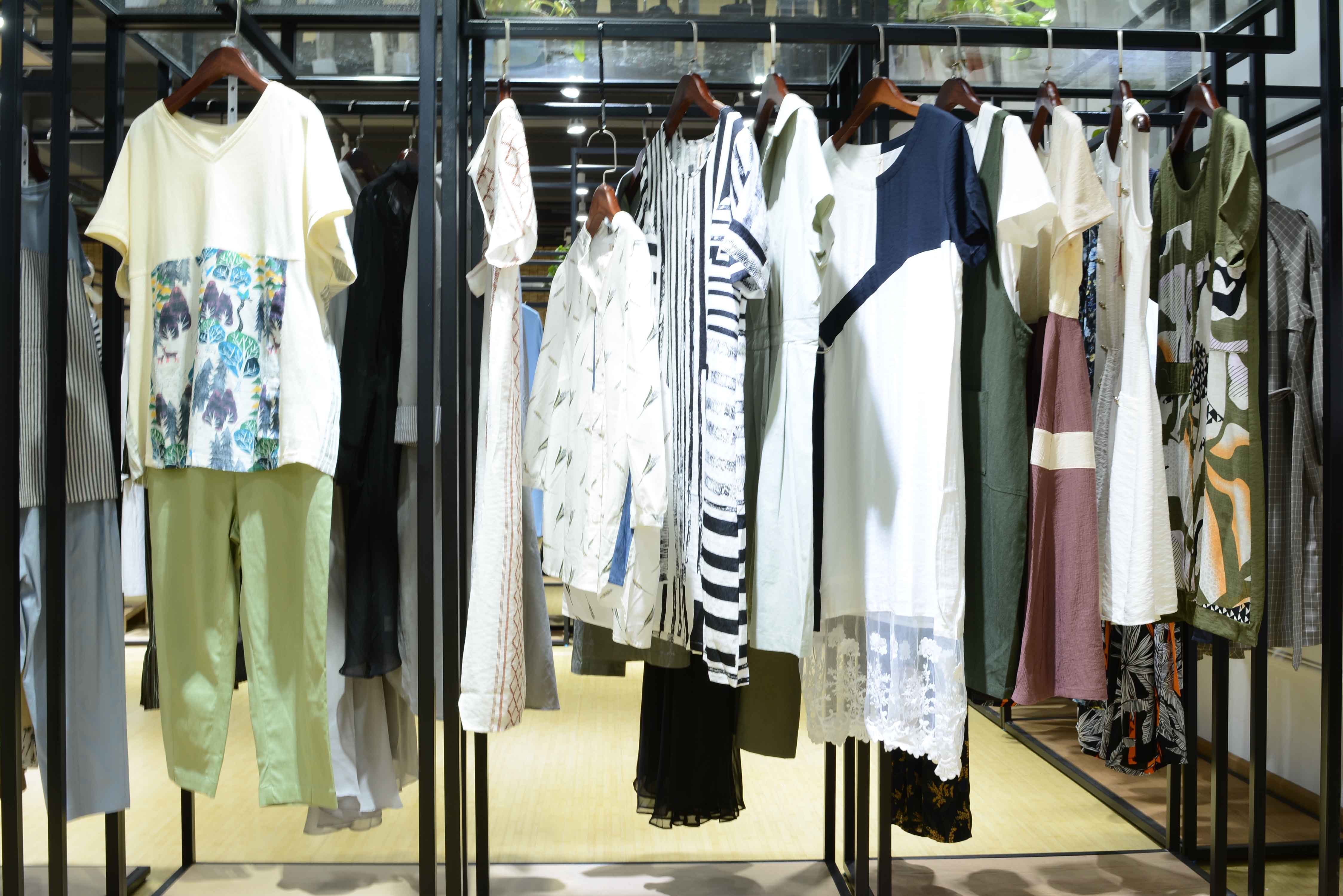 女裝實體店進貨怎么防止被忽悠?服裝批發商謊言解密