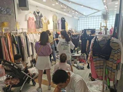 市場動態(tài)|深耕經(jīng)營修煉內(nèi)功,常熟天虹服裝城創(chuàng)建服務(wù)示范區(qū)