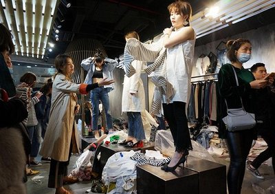 服裝批發(fā)城會消失么?我們去杭州的四季青看了看