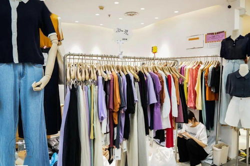 各大服裝批發城年中清倉開始啦 最低10元 件,500塊裝一麻袋
