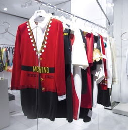 上海網紅品牌爆款moschino品牌女裝尾貨 奢侈女裝原裝現貨工廠尾貨匯典服飾折扣批發圖片,上海網紅品牌爆款moschino品牌女裝尾貨 奢侈女裝原裝現貨工廠尾貨匯典服飾折扣批發高清圖片