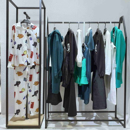 哥弟女裝加盟服裝批發合肥加盟品牌折扣女裝店北京瑋言女裝招聘